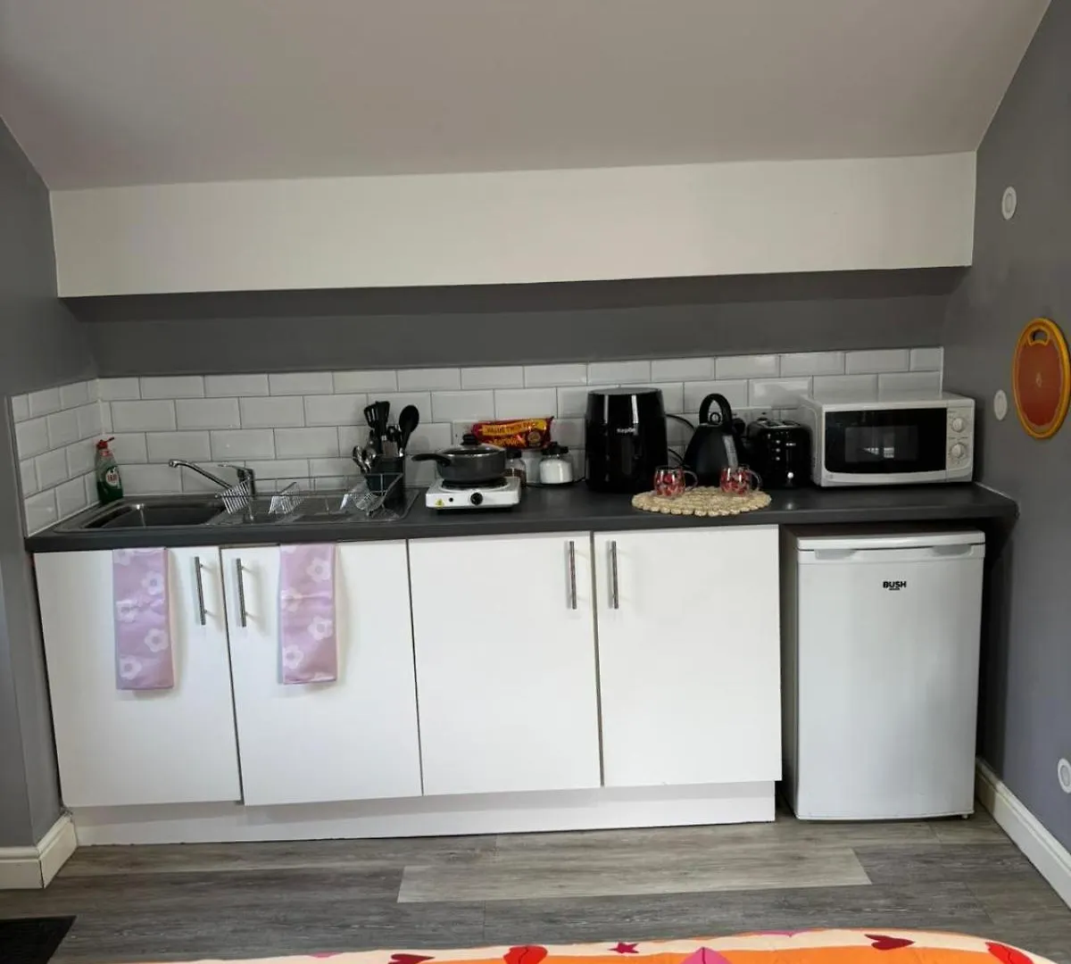 A Stylish Private Studio In The Heart Of The City Cardiff 0*,